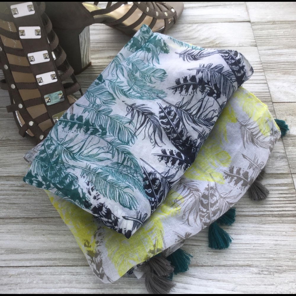 FOUR COLOR SCARF Feather Print - Picture 5 of 5
